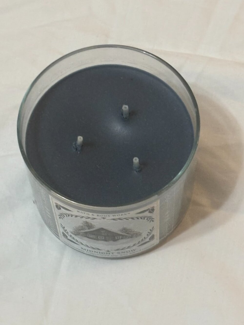 Bath & Body Works Midnight Snow 3-Wick Candle 14.5oz - NEW - Picture 3 of 6